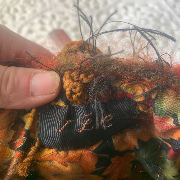 Handmade mohair purse on tooled leather utility belt. - Picture 6 of 8